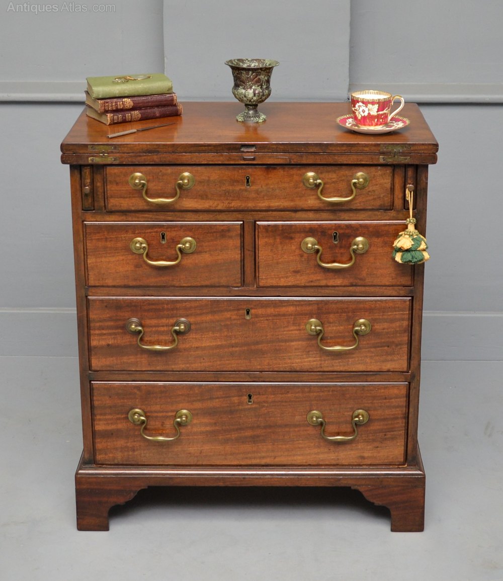 Mahogany Bachelors Chest Of Drawers Antiques Atlas