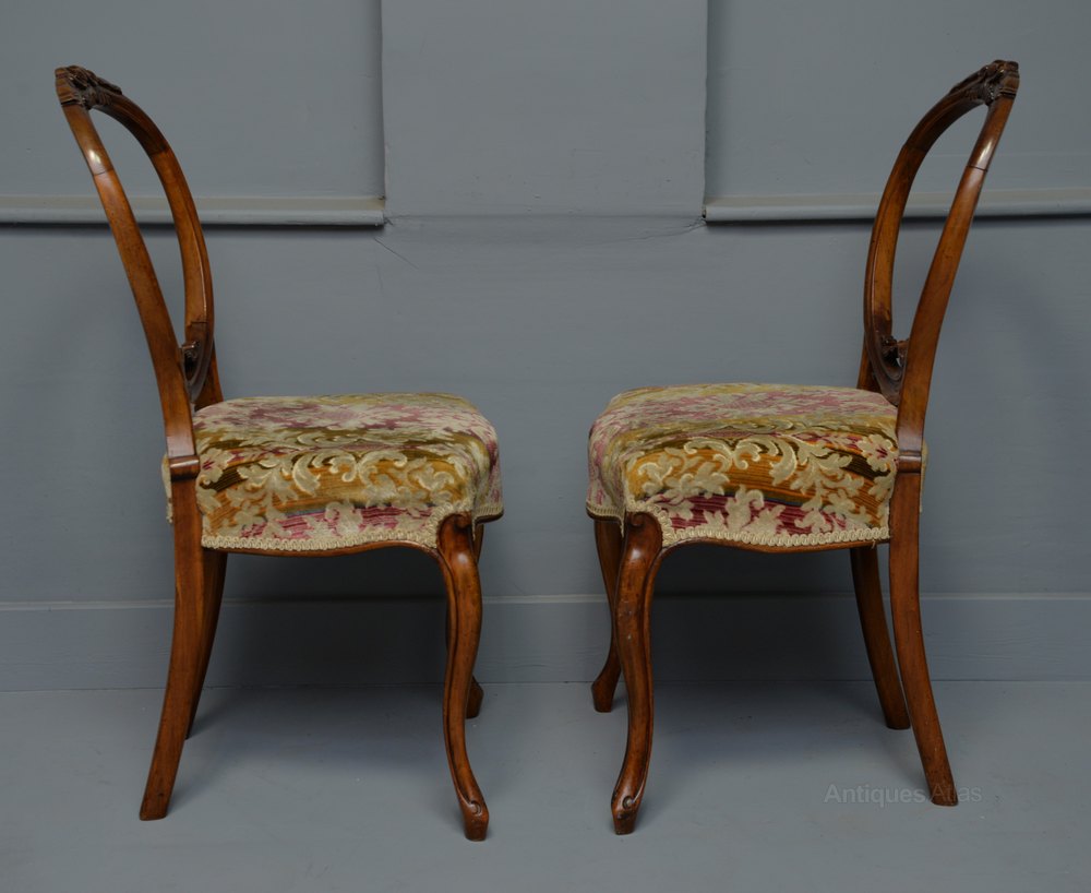 Pretty Pair Of Victorian Carved Walnut Side Chairs - Antiques Atlas