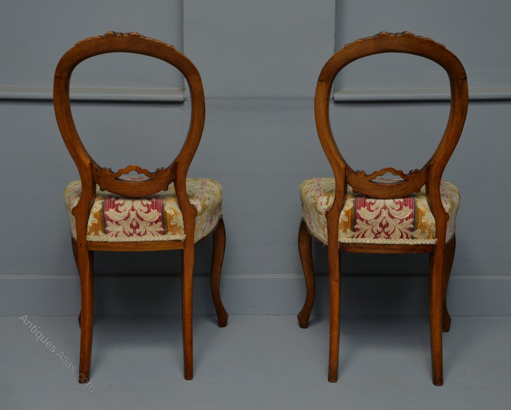 Pretty Pair Of Victorian Carved Walnut Side Chairs - Antiques Atlas