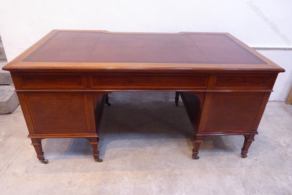 Kneehole Desk By Maple & Co. Antiques Atlas