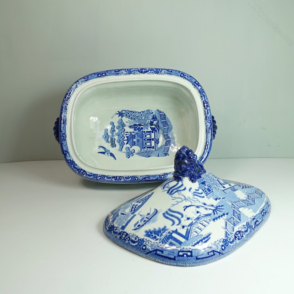 Antiques Atlas 19th C Blue & White Tureen