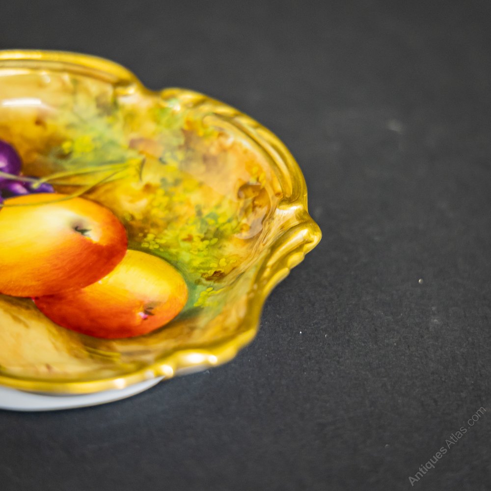 Antiques Atlas Royal Worcester Scalloped Edge Dish
