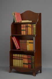 Georgian Mahogany Waterfall Bookcase