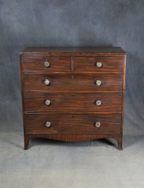 Georgian Mahogany Chest of Drawers