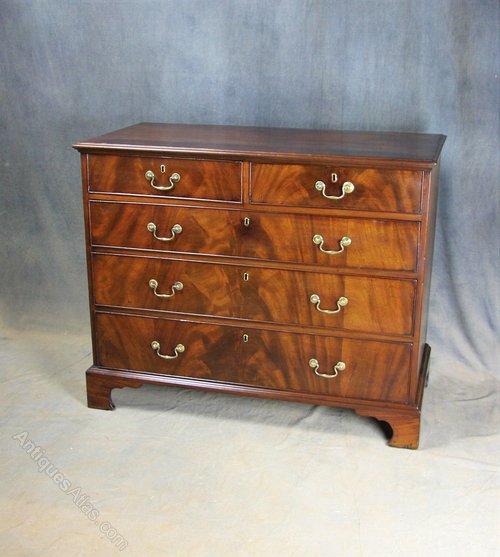 Georgian Mahogany Chest of Drawers