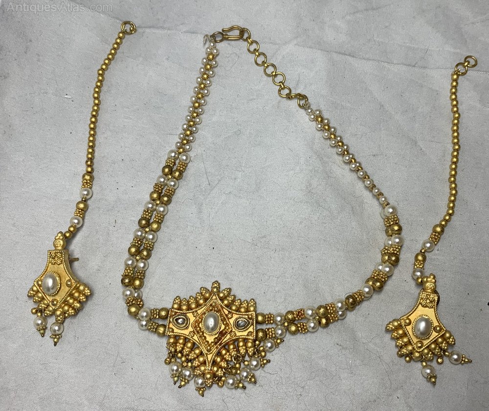 Antiques Atlas Vintage Necklace And Earrings Set Costume Designer