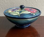Moorcroft Lidded Bowl Hibiscus Pattern Mint