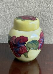 Moorcroft Lidded Ginger Jar Hibiscus Pattern 