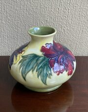Moorcroft Squat Vase Hibiscus Pattern On Yellow
