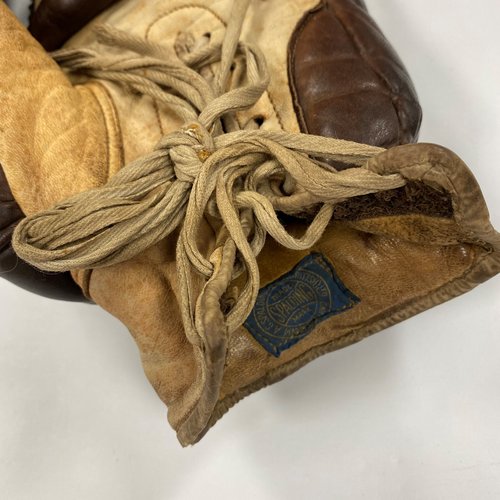 Vintage_Spalding_Boxing_Gloves