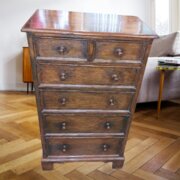 Petite Aged Oak Chest Of Drawers 2 Over 4