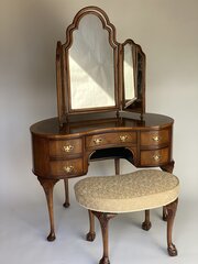Walnut Queen Anne Style Dressing Table With Stool 