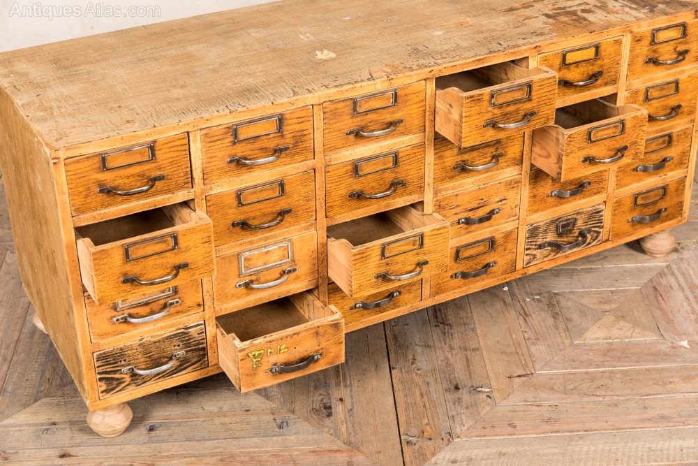 Antiques Atlas Wooden TV Stand With Drawers as175a3027 / ST433