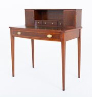 Pretty Mahogany Bonheur Du Jour