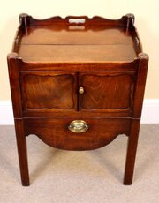 Early 19thc Mahogany Bedside Cabinet