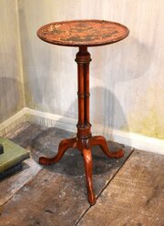 Red Lacquer Wine Table