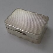 English Sterling Silver Pill / Snuff Box - 1977