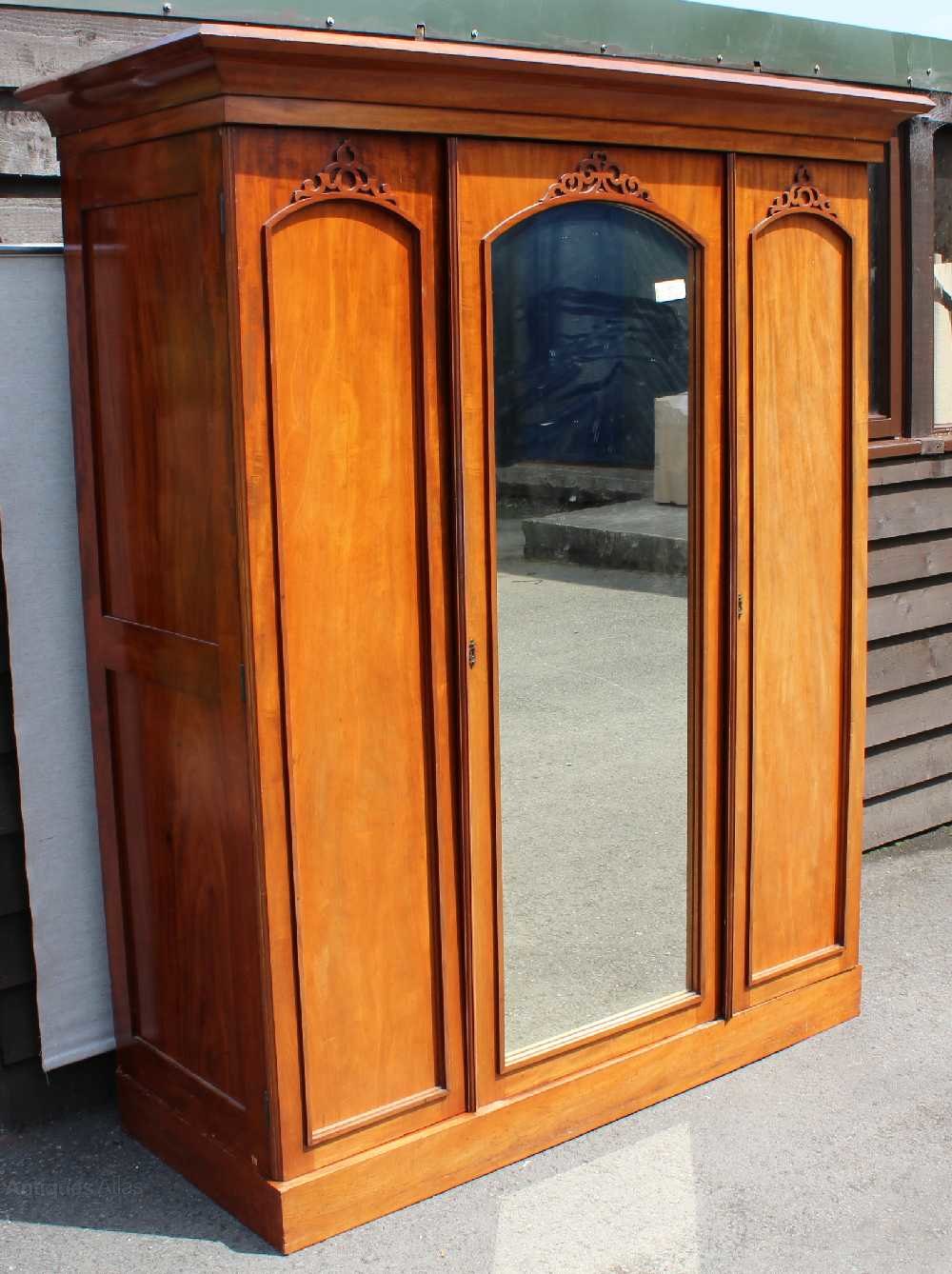 Carved Mahogany 2 Door Mirrored Wardrobe Antiques Atlas