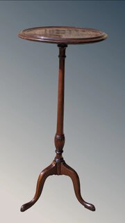 Antique Mahogany Circular Pedestal Table