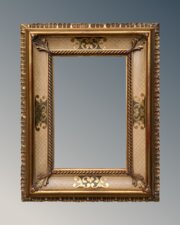 Good Decorative Italian Gilt Wood Frame