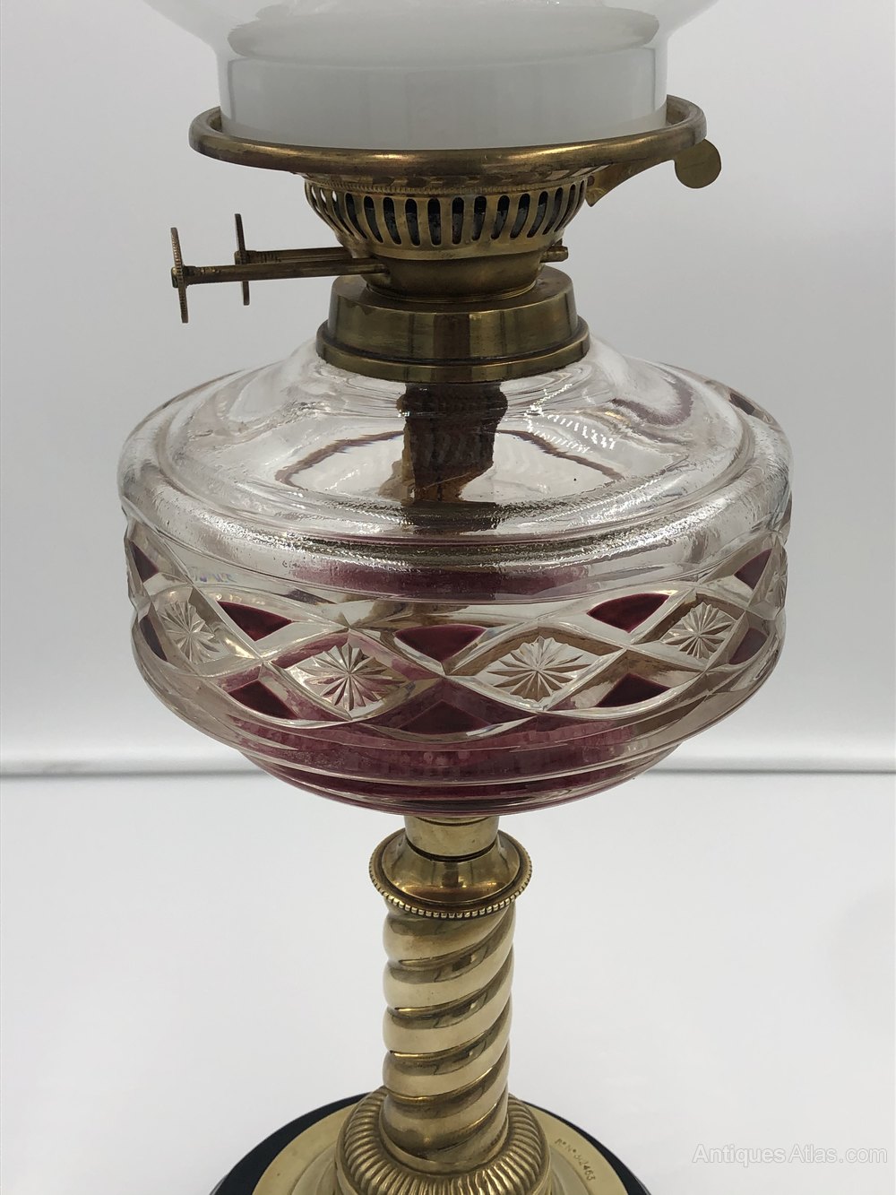 Antiques Atlas - Antique Victorian Brass Oil Lamp