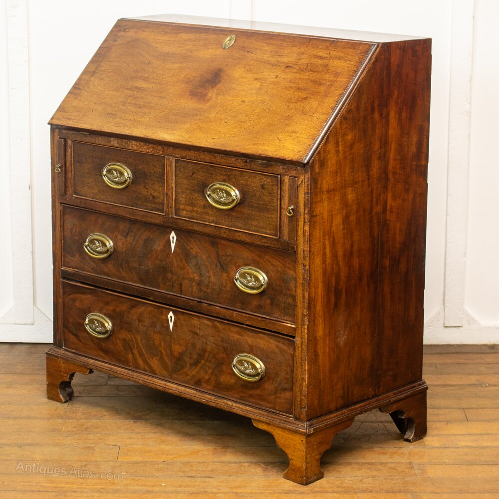 Writing Desk / Bureau Antiques Atlas