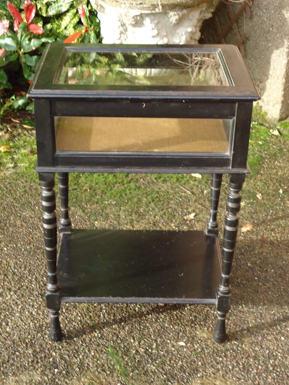 Aesthetic Table Top Display Antiques Atlas