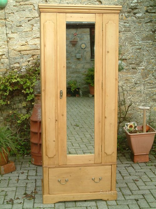 A Restored Small Victorian Antique Pine Wardrobe - Antiques Atlas - A Restored Small Victorian Antique Pine Wardrobe - Antiques Atlas