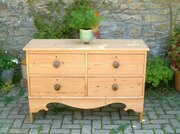 Early Victorian Pine Chest Of Drawers