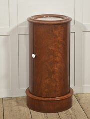 Early Victorian Flame Mahogany Circular Bedside Cabinet