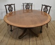  Elegant Georgian-Style Mahogany Pedestal Dining Table 