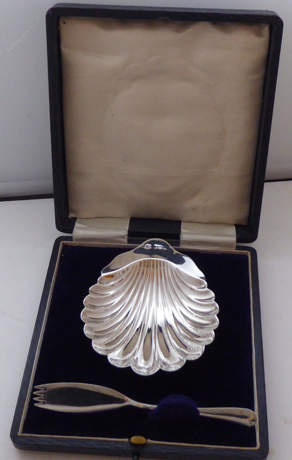 Antiques Atlas Sheffield 1912 Silver Butter Dish And Knife Boxed