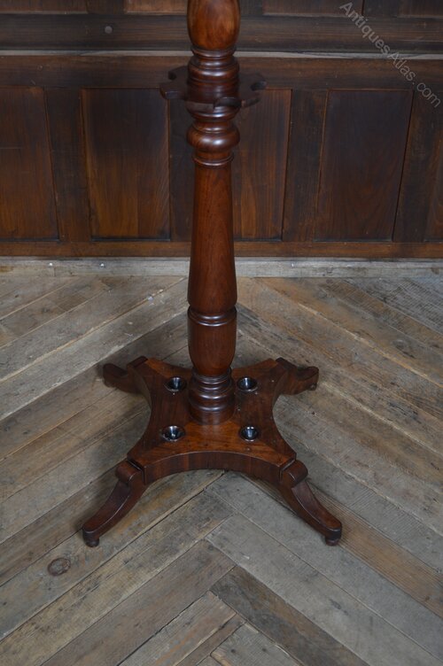 Georgian_Coathat_Stand_as856a2