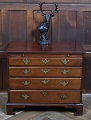 Georgian Mahogany Bachelors Chest