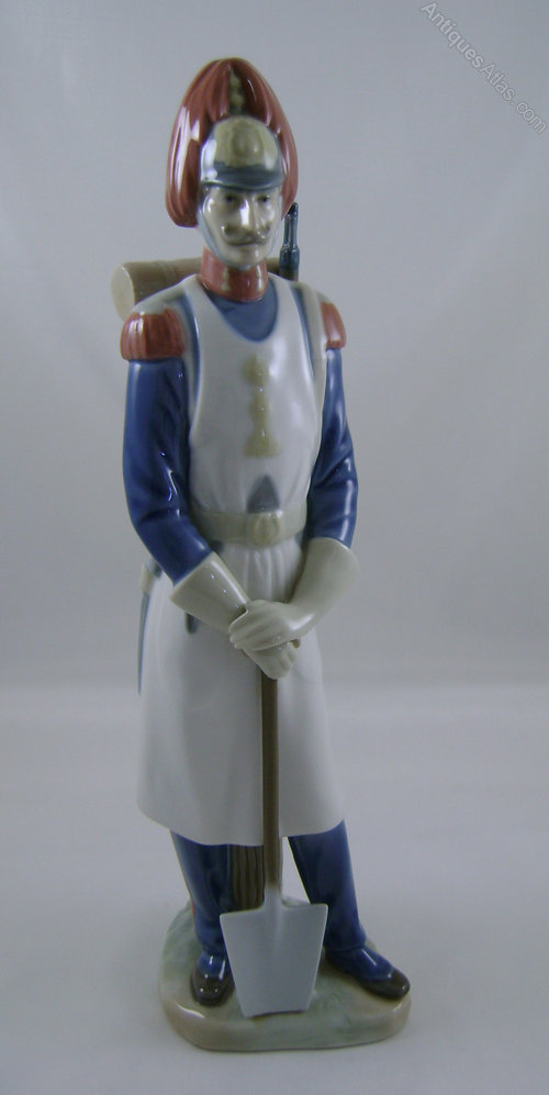 Antiques Atlas Lladro Soldier Soldado De Ingenieros 4839 as257a370