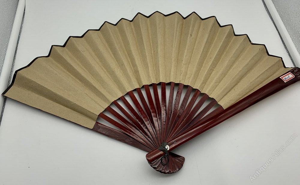 Antiques Atlas Vintage Oriental Hand Fan.