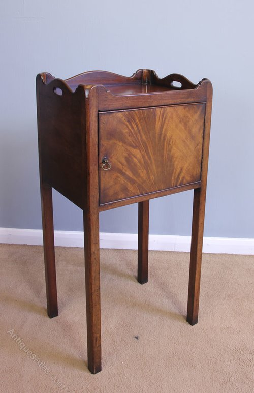 Antique Style Mahogany Bedside Table Antiques Atlas