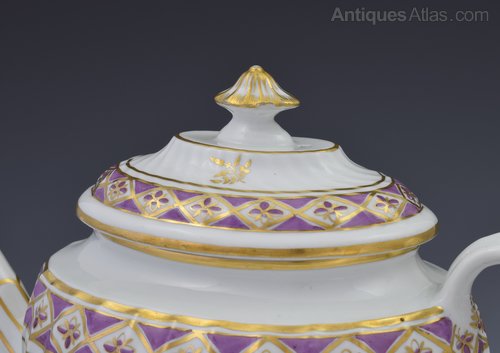 英国COALPORT　C&S Antiques Atlas - Georgian Coalport Shanked Teapot & Stand C