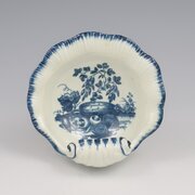 Rare First Worcester Marrow Shell Sweetmeat Dish 