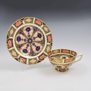 Stunning Royal Crown Derby Pedestal Cup & Saucer