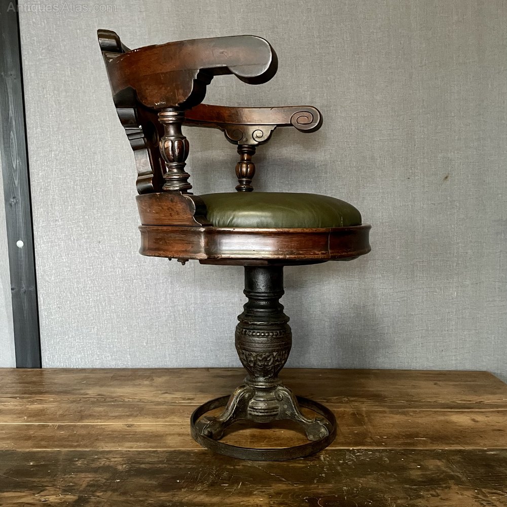 Early 20th C. Captains Chair Antiques Atlas