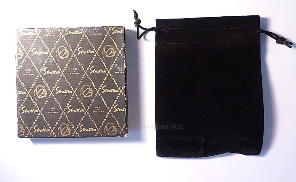 Antiques Atlas Cigarette Cases For Women 1950s Card Cases Antiques atlas cigarette cases for women 1950s card cases