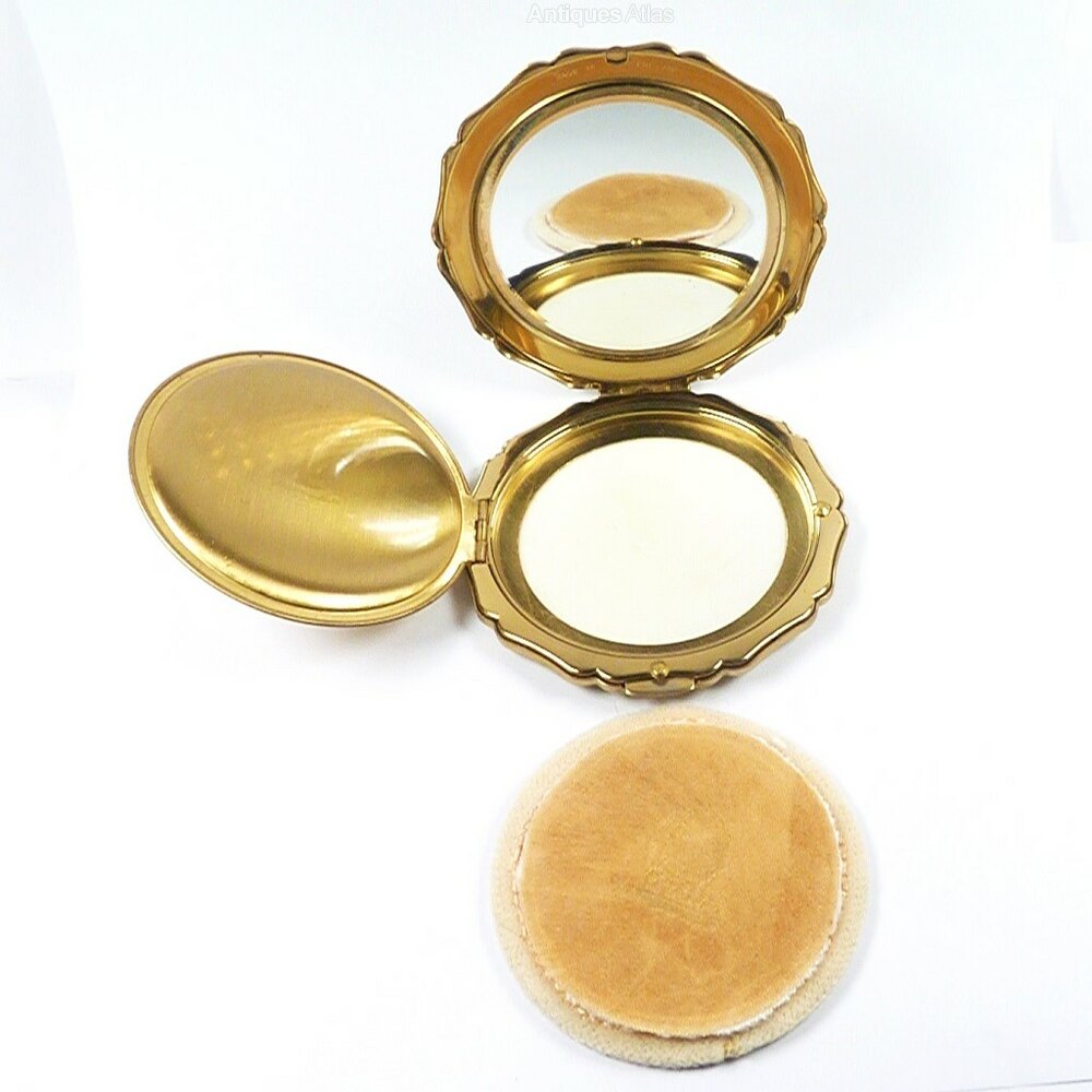 Antiques Atlas - Highly Collectible Stratton Powder Compact 1950s ...