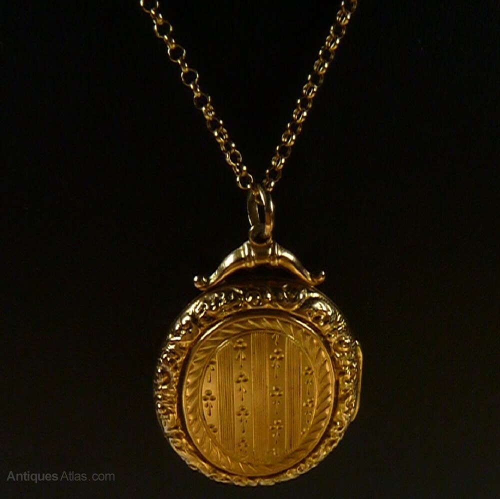 Antiques Atlas - Impressive Solid Gold Locket Necklace as395a2835