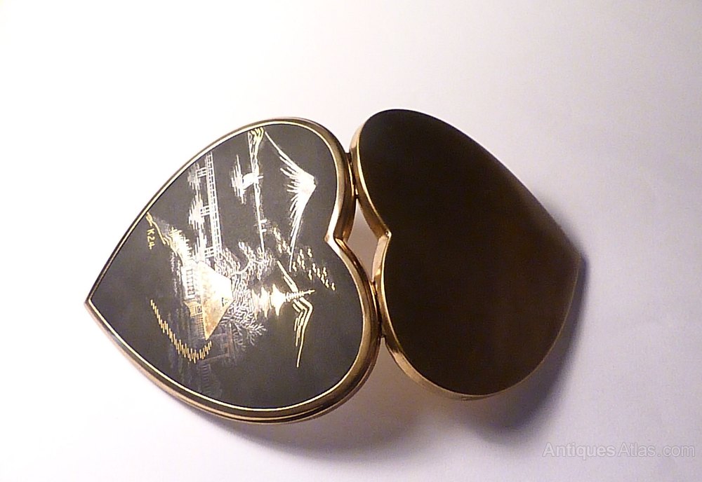 Antiques Atlas Romantic Gifts For Her Vintage Compact 1950s