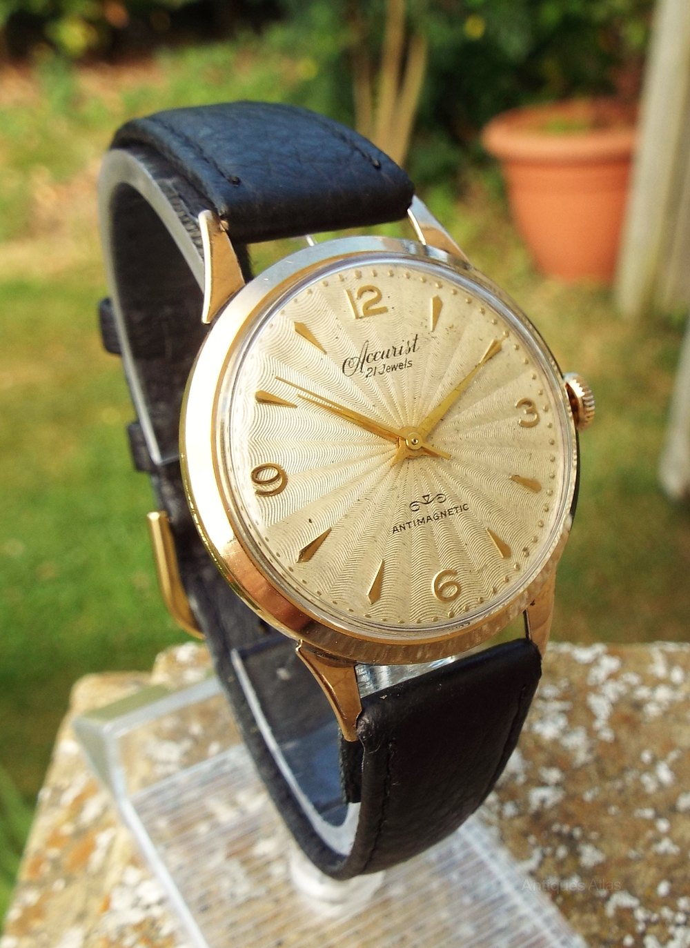 Antiques Atlas Gents 9 Carat Gold Accurist Wrist Watch, 1955 Antiques Atlas Gents 9 Carat Gold Accurist Wrist Watch, 1955