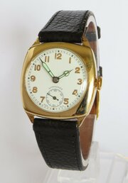 Gents 9ct Gold Longines Wrist Watch, 1945