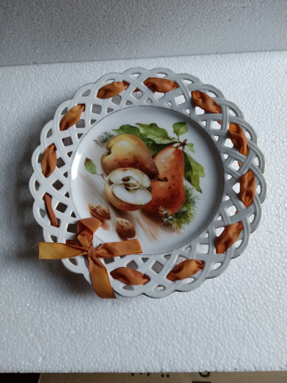 Top Ribbon Plate Antiques Atlas - 3 Exceptional 'RIBBON PLATES' Victorian