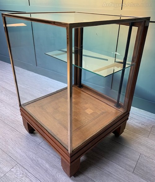 Shop Display Antiques Atlas