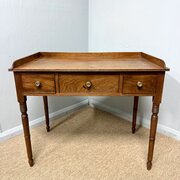 Regency 3 Drawer Dressing Table With Gallery Top